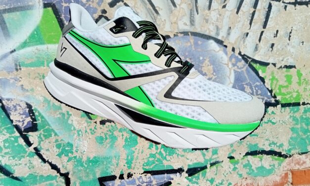 Diadora Atomo V7000
