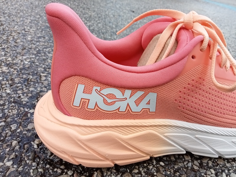 Hoka Arahi 7