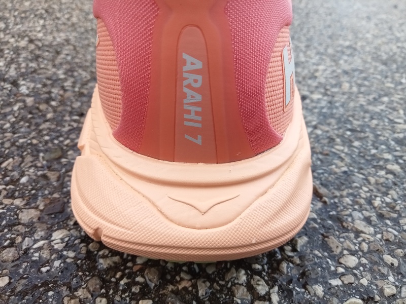 Hoka Arahi 7