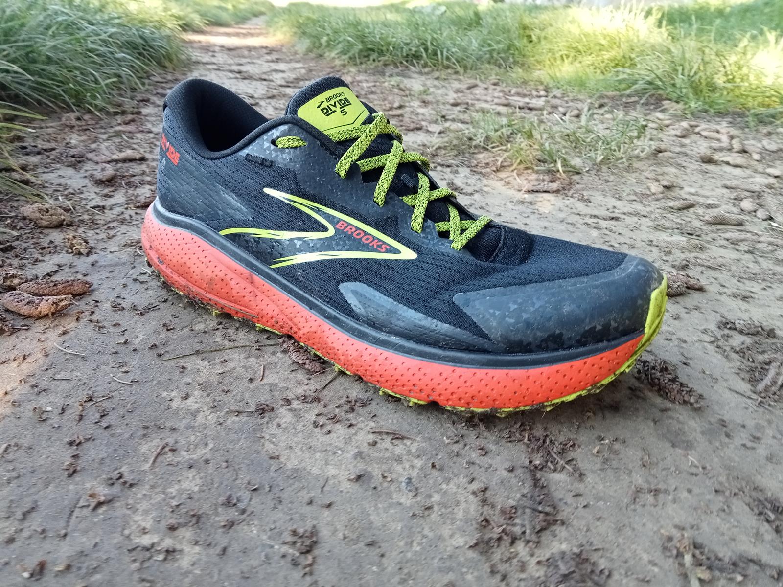 SCARPA DA RUNNING DA DONNA BROOKS DIVIDE 4 GTX BLACK/BLACKENED PEARL SCARPA DA RUNNING DA DONNA BROOKS DIVIDE 4 GTX BLACK/BLACKENED PEARL