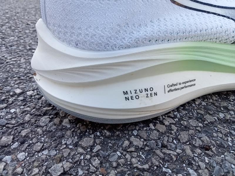 Mizuno Neo Zen