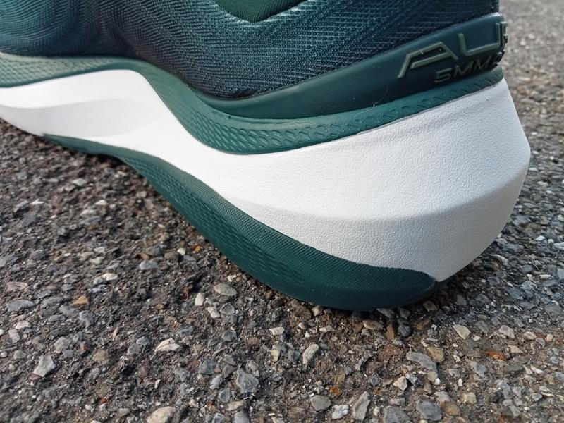 TOPO ATHLETIC AURA