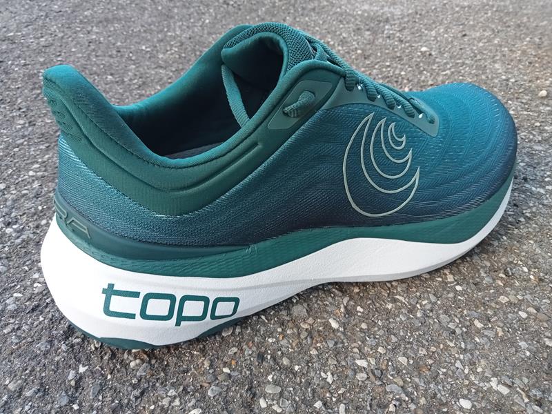 TOPO ATHLETIC AURA