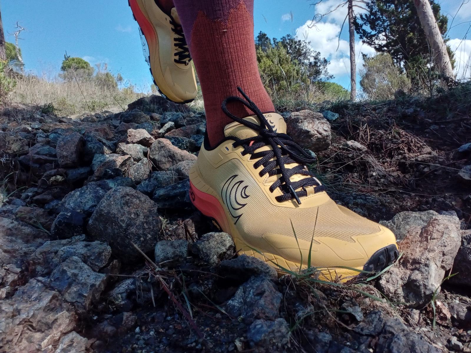 Topo Athletic MTN Racer 4