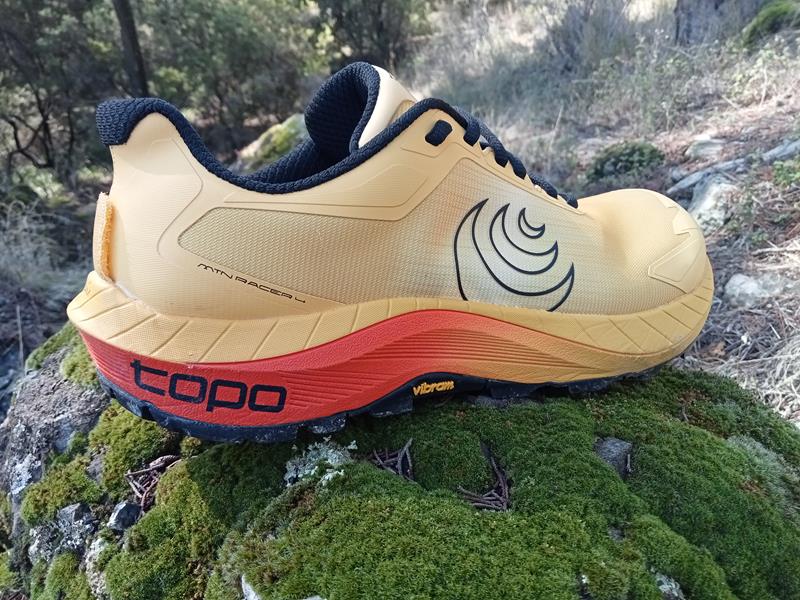 Topo Athletic MTN Racer 4