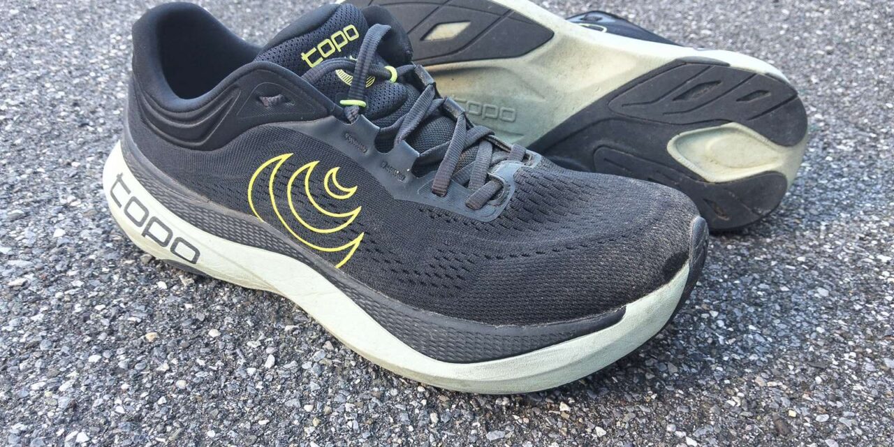 TOPO ATHLETIC AURA 2