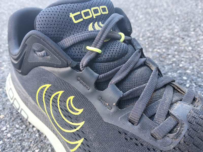 Topo Athletic Aura 2